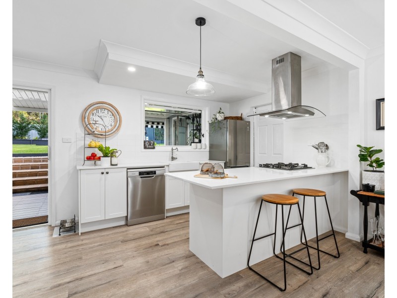 41 Belford Avenue, Bateau Bay NSW 2261