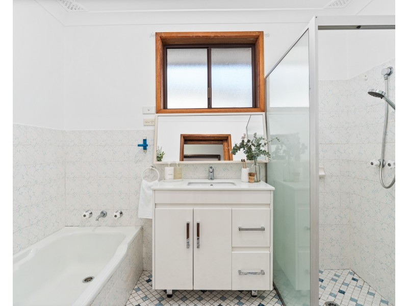 58 North Crescent, Wyoming NSW 2250