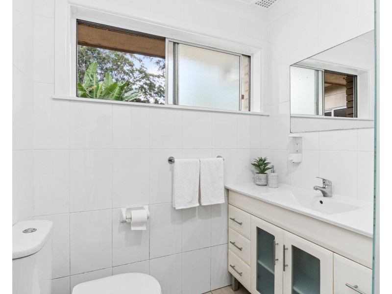 102 Turpentine Street, Wyoming NSW 2250