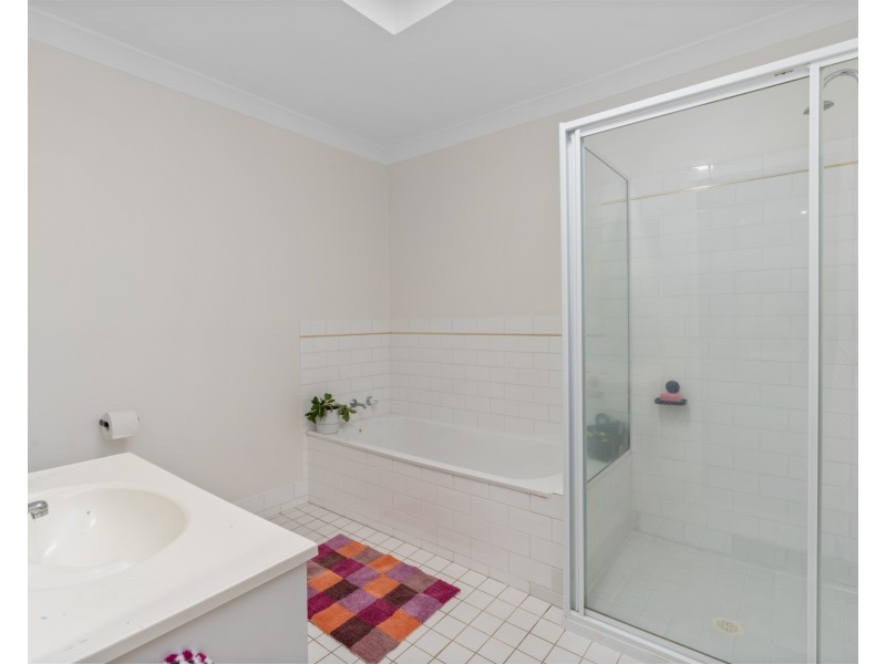 2/639 Pacific Highway, Wyoming NSW 2250