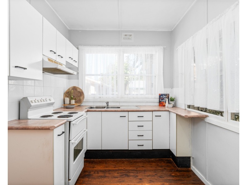 7 Marina Street, Budgewoi NSW 2262