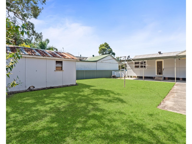 7 Marina Street, Budgewoi NSW 2262