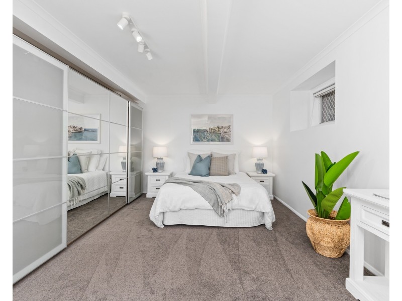 4 Binya Avenue, Wyoming NSW 2250