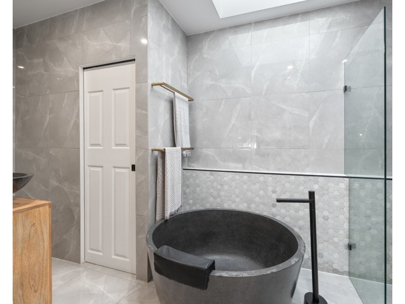 28 Serpentine Road, Erina Heights NSW 2260