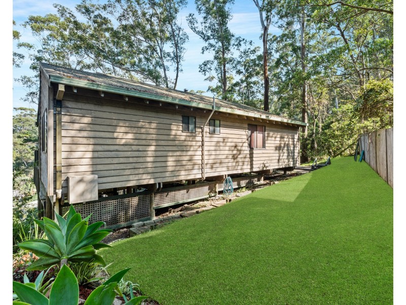 16 Surf Rider Avenue, North Avoca NSW 2260