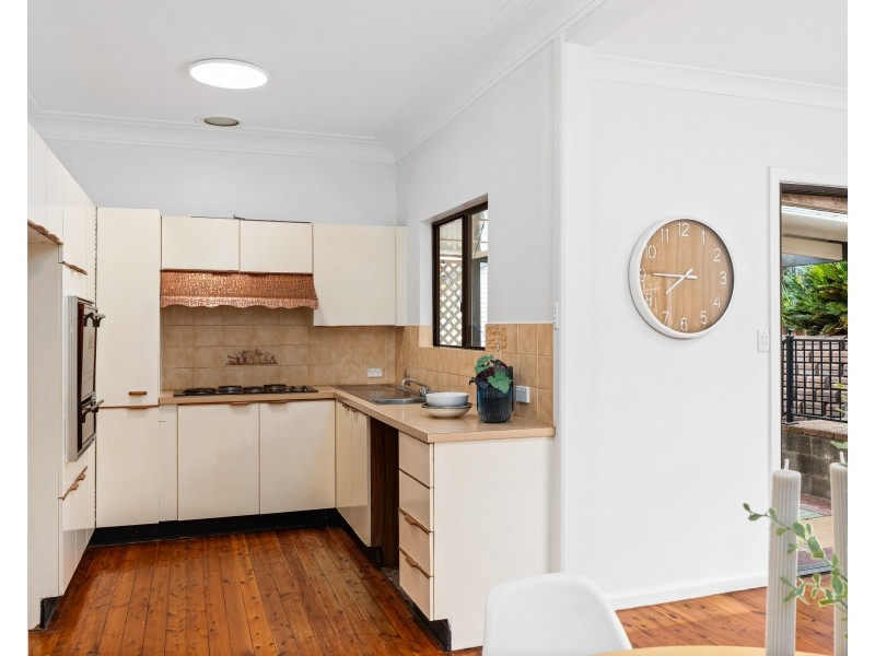 27 White Street, East Gosford NSW 2250