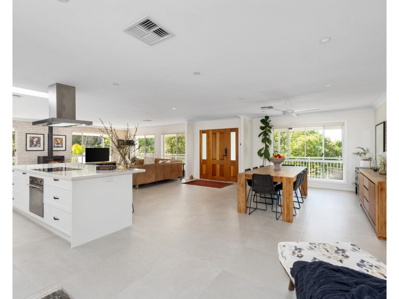4 Victor Close, Tumbi Umbi NSW 2261