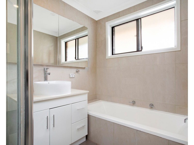 10 Fragar Avenue, Wyoming NSW 2250