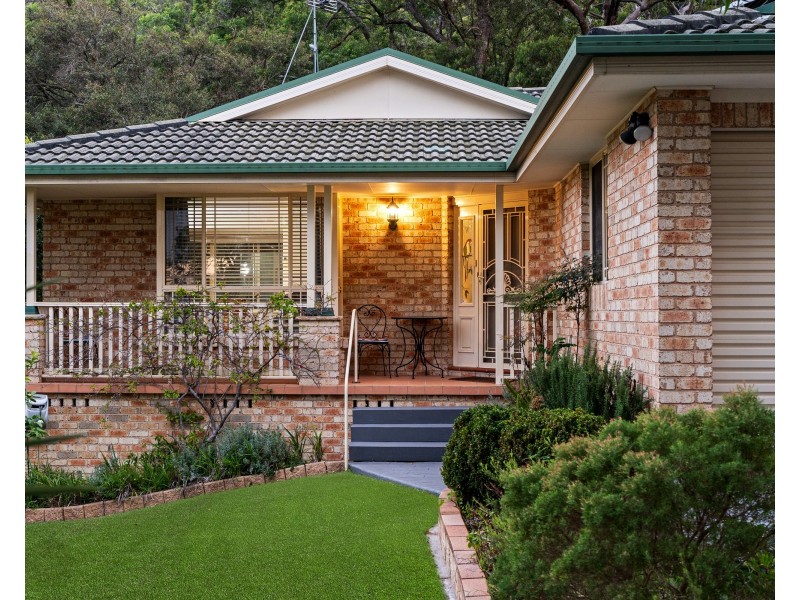 35 Thames Drive, Erina NSW 2250