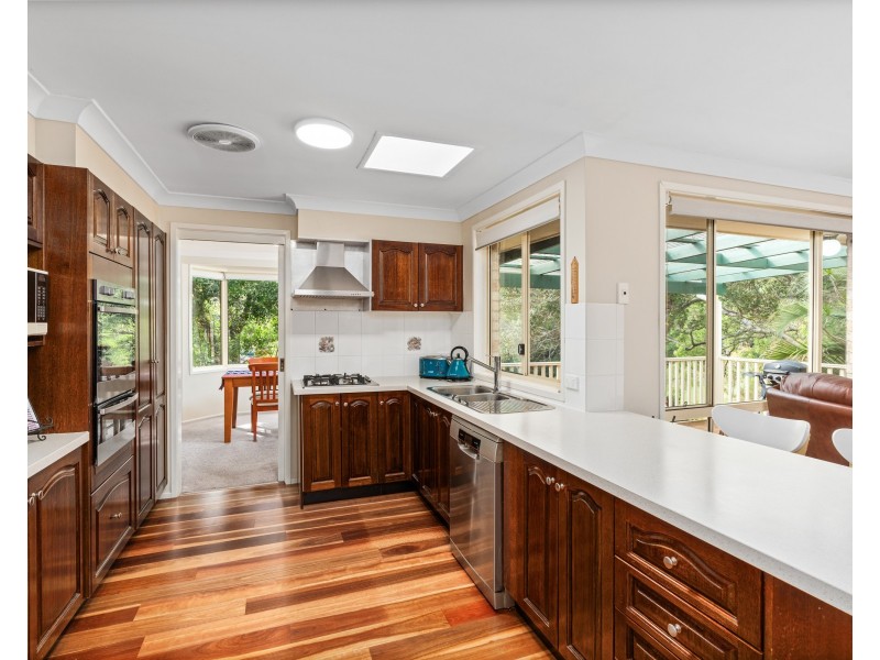 35 Thames Drive, Erina NSW 2250