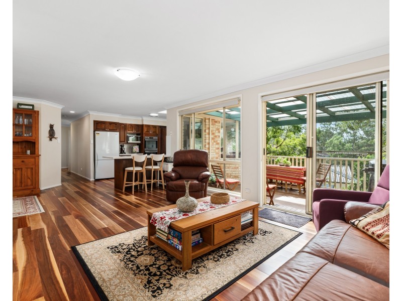 35 Thames Drive, Erina NSW 2250
