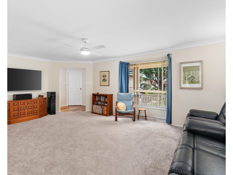 35 Thames Drive, Erina NSW 2250