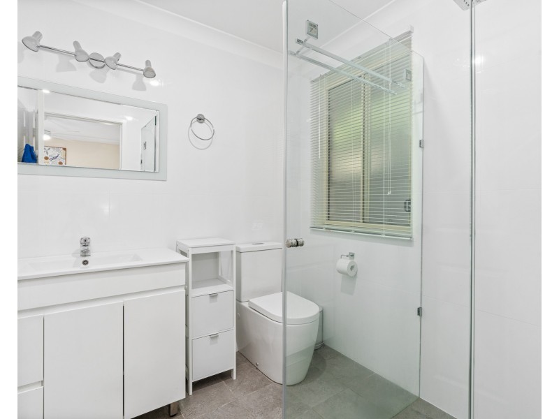 35 Thames Drive, Erina NSW 2250