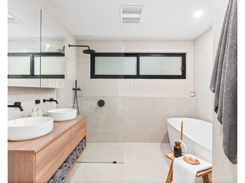 60 Manns Road, Narara NSW 2250