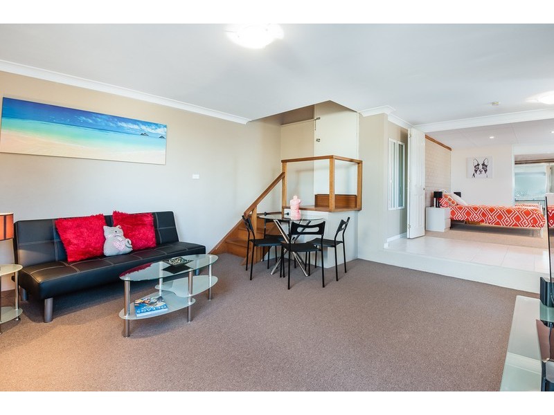 6 Park Crescent, Green Point NSW 2251