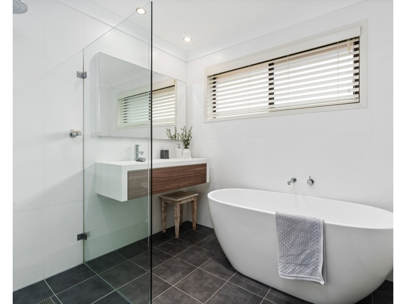 49 Grove Road, Wamberal NSW 2260