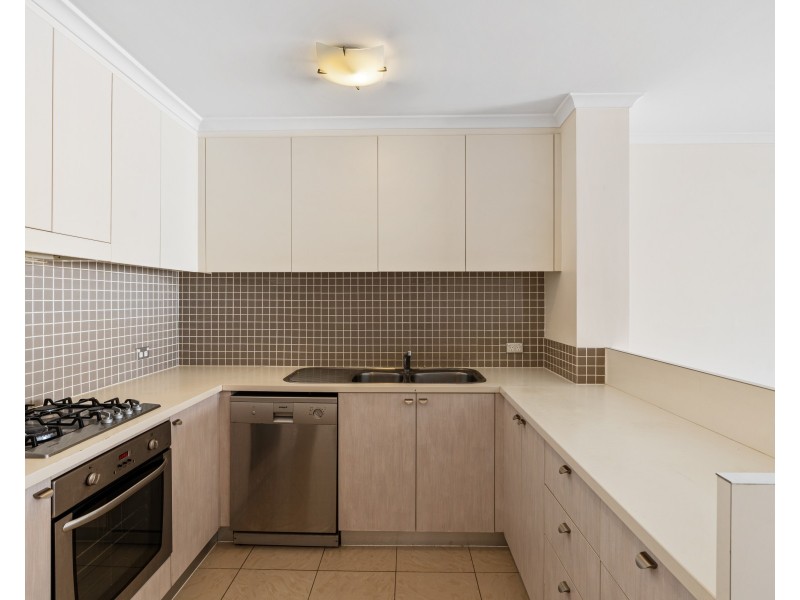 252/80 John Whiteway Drive, Gosford NSW 2250