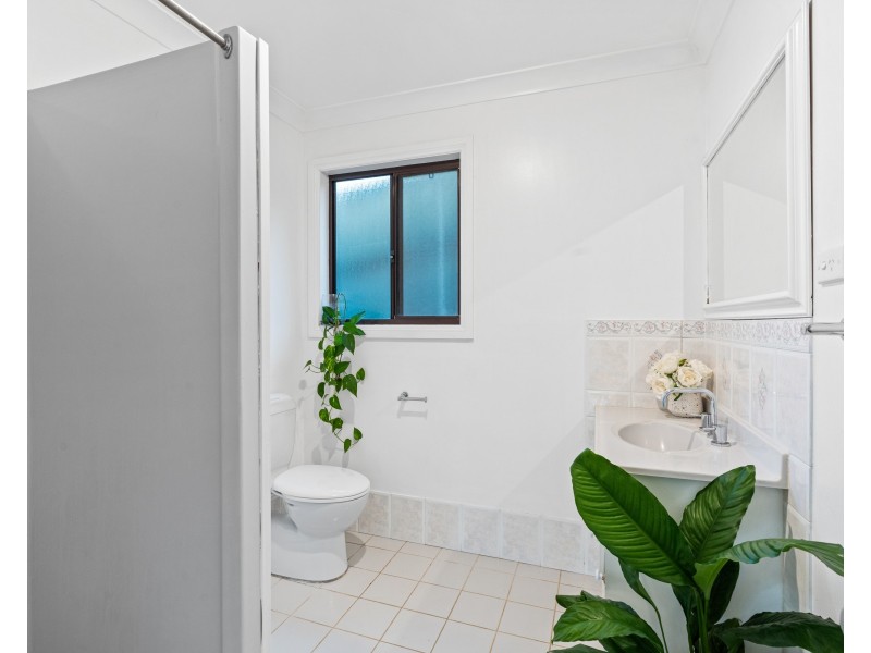 7 Kalori Avenue, Wyoming NSW 2250