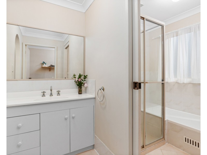 10 Gregory Street, Wyoming NSW 2250