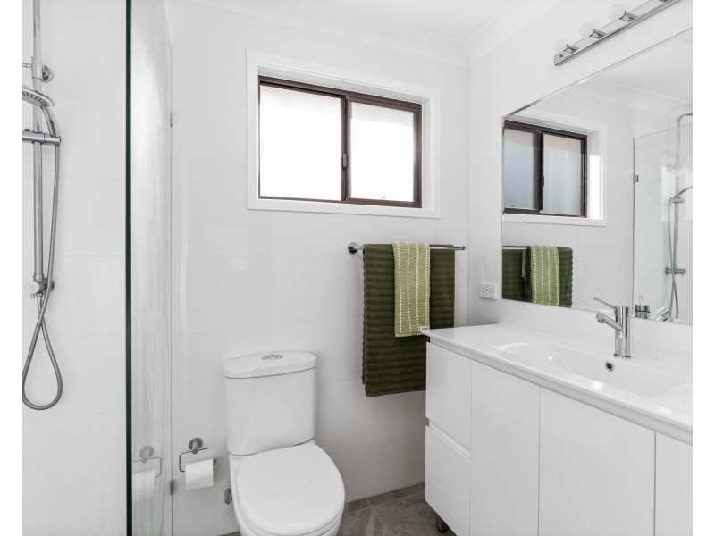 21 Halcyon Street, Wyoming NSW 2250