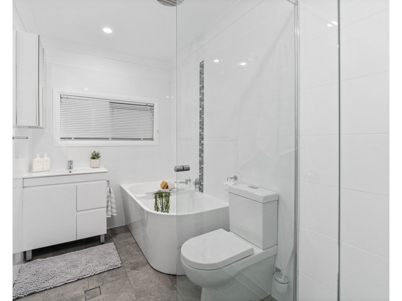 92 Berrys Head Road, Wyoming NSW 2250