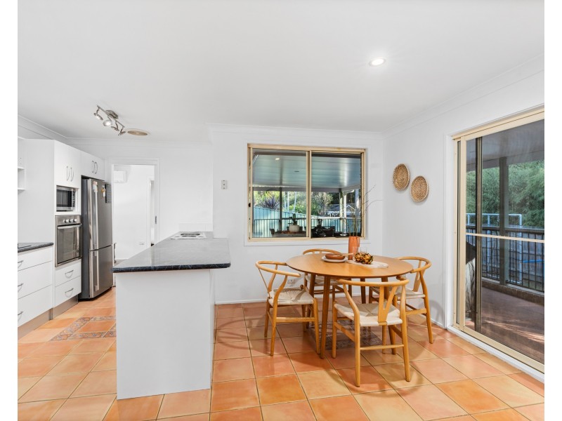 27 Perratt Close, Lisarow NSW 2250