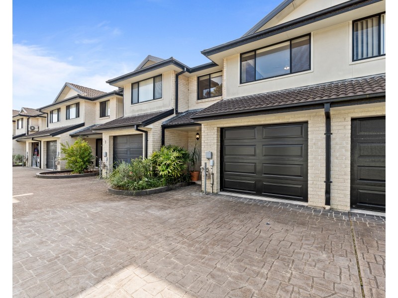 10/297a Henry Parry Drive, Wyoming NSW 2250