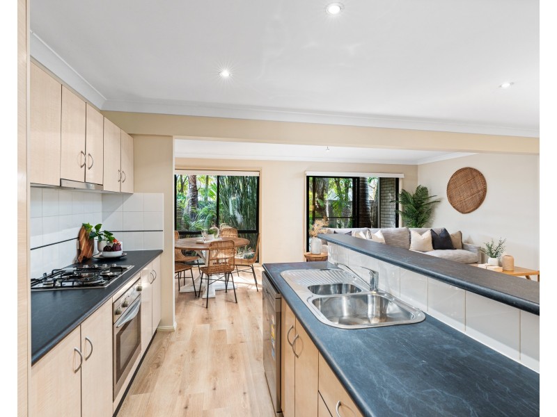 10/297a Henry Parry Drive, Wyoming NSW 2250