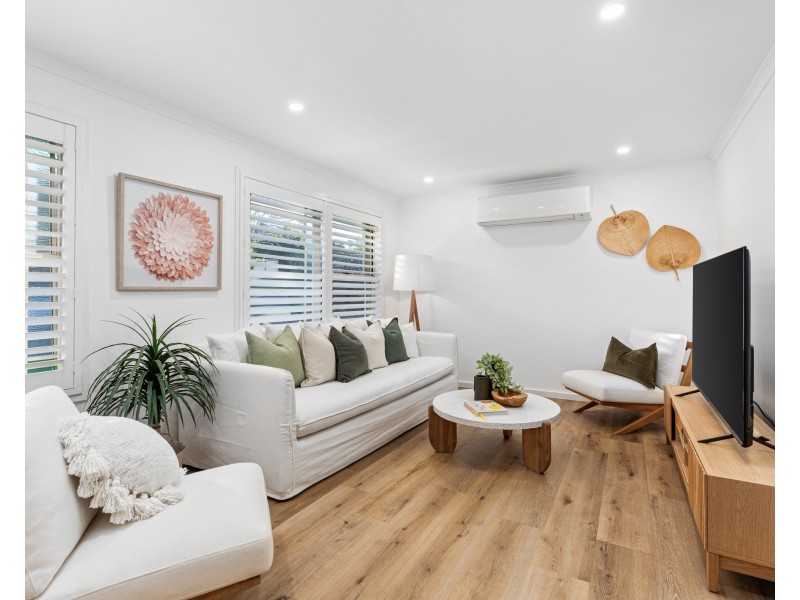 2 Guss Cannon Close, Green Point NSW 2251