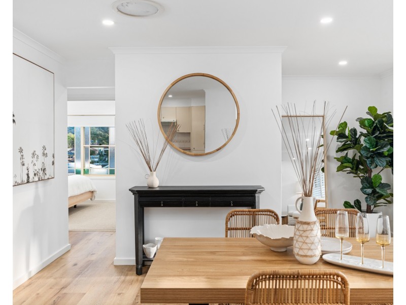 2 Guss Cannon Close, Green Point NSW 2251