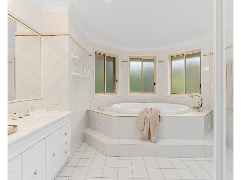 88 Chamberlain Road, Wyoming NSW 2250