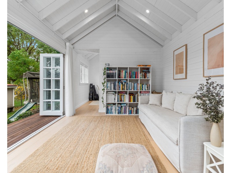 19 Orange Parade, Wyoming NSW 2250