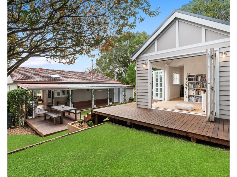 19 Orange Parade, Wyoming NSW 2250