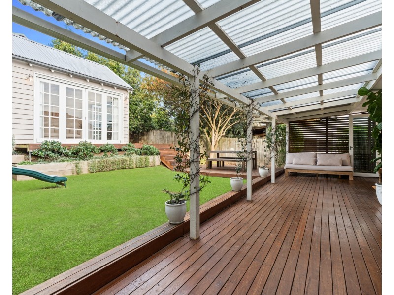 19 Orange Parade, Wyoming NSW 2250