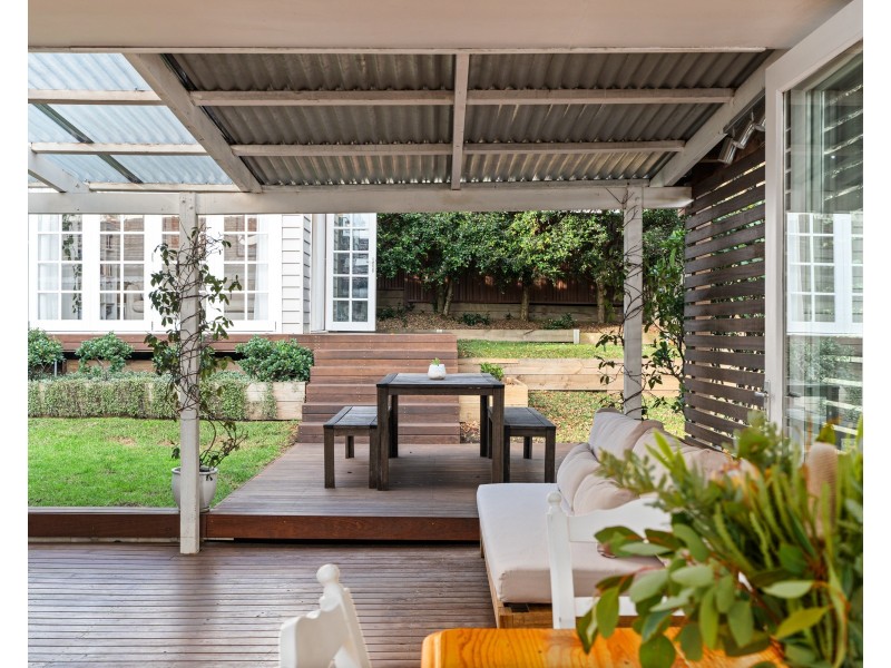 19 Orange Parade, Wyoming NSW 2250