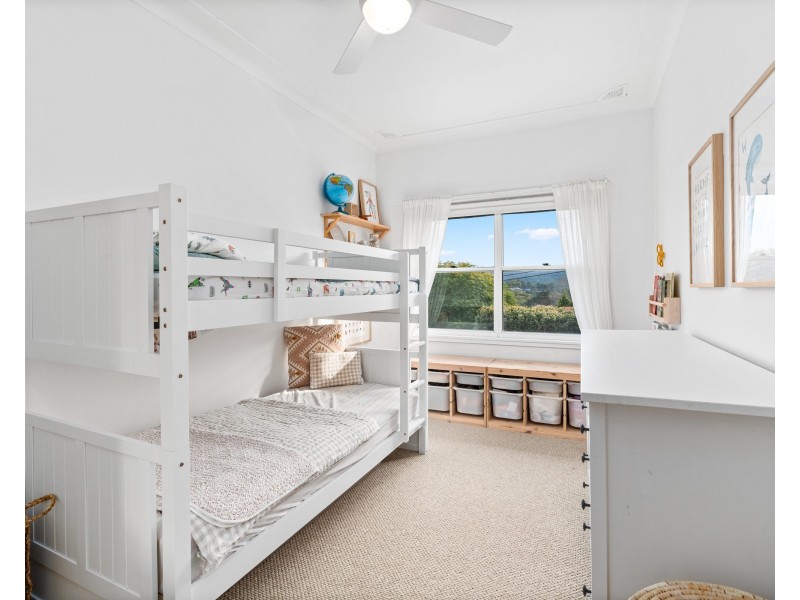 19 Orange Parade, Wyoming NSW 2250