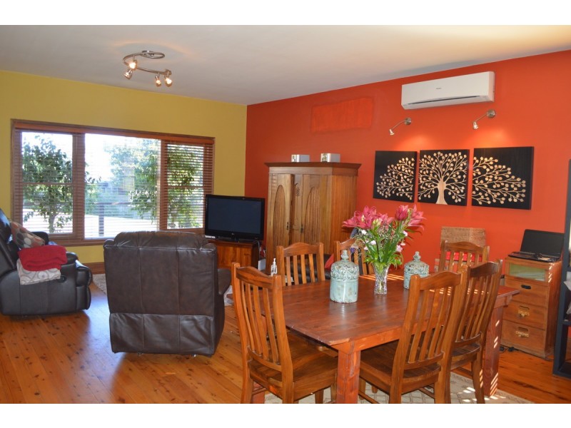 218 Avoca Drive, Green Point NSW 2251