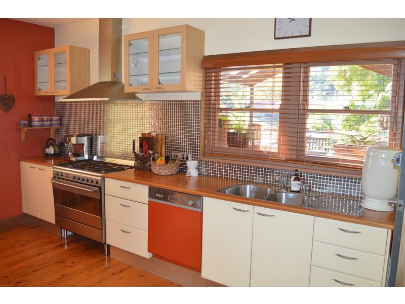 218 Avoca Drive, Green Point NSW 2251