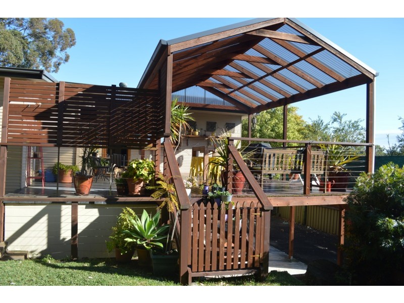 218 Avoca Drive, Green Point NSW 2251