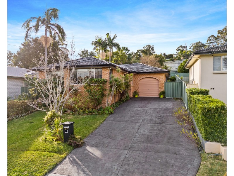 27 Angus Avenue, Wyoming NSW 2250