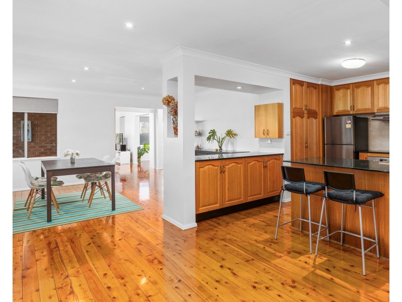 27 Angus Avenue, Wyoming NSW 2250