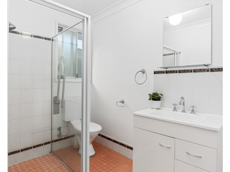 27 Angus Avenue, Wyoming NSW 2250