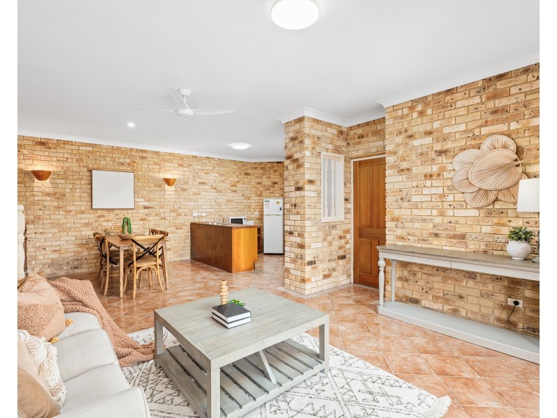 69 Daley Avenue, Daleys Point NSW 2257