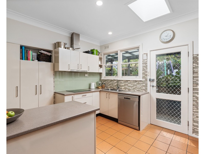 27 Headlam Parade, Springfield NSW 2250