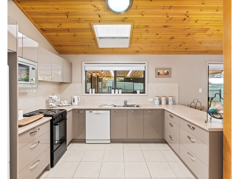 3 Lunderston Drive, Narara NSW 2250