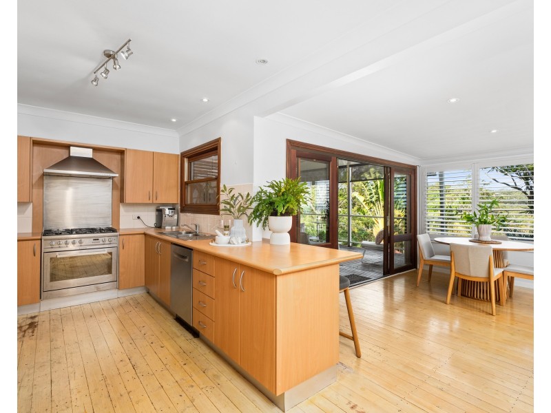 98 Bradleys Road, North Avoca NSW 2260