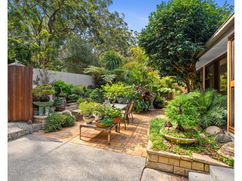 98 Bradleys Road, North Avoca NSW 2260