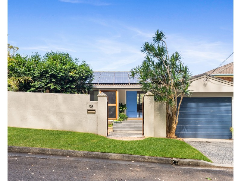 98 Bradleys Road, North Avoca NSW 2260