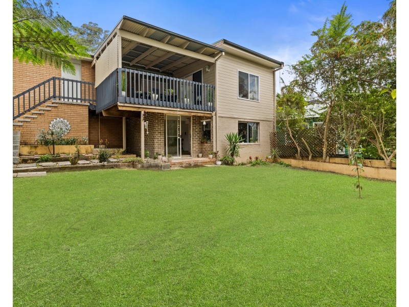 15 Mindaree Avenue, Wyoming NSW 2250