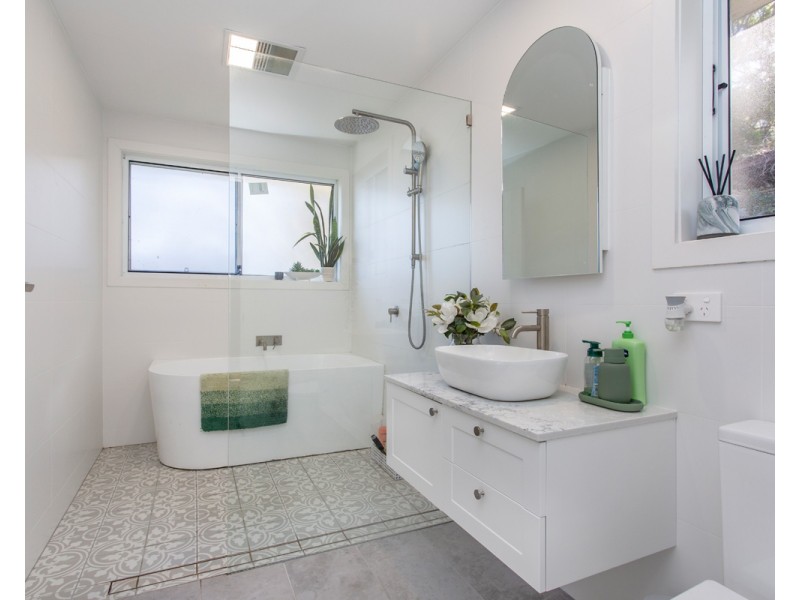 37 Headlam Parade, Springfield NSW 2250